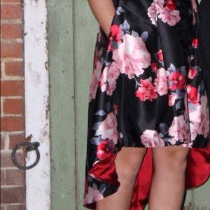 Flowery high low dress with pockets